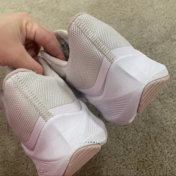 Nike Air Zoom Winflo 8 Color Violet Running Shoes Womens Size 8 - Picture 11 of 13